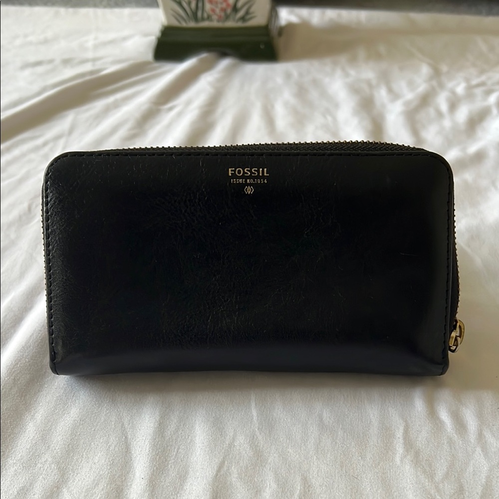 Fossil Black Zip-Around Wallet
